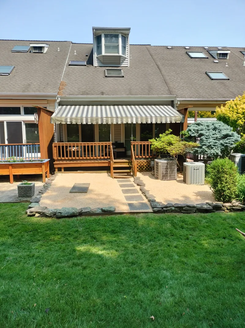 Backyard Landscape Gravel Patio Design