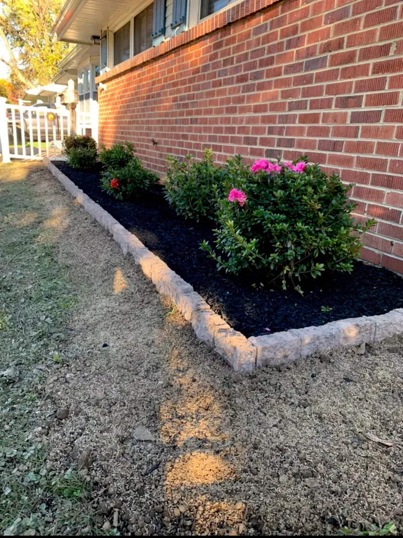 Foundation Planting Mulch Stone Edging